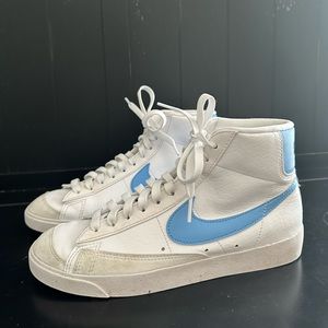 Nike Women’s Blazer Mid Light Blue